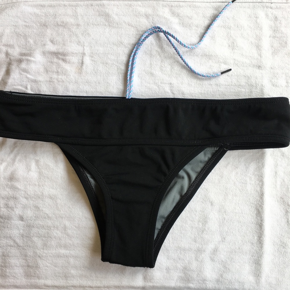 Jolyn black softy II bikini bottoms